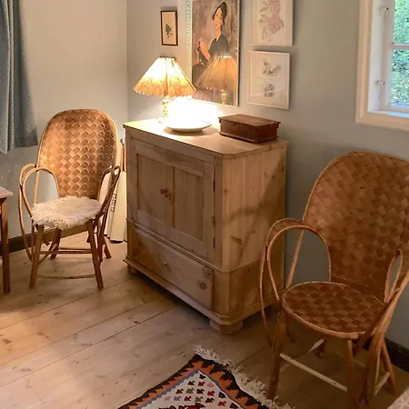 Charming Family House In Scenic