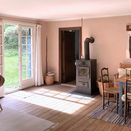 Charming Family House In Scenic