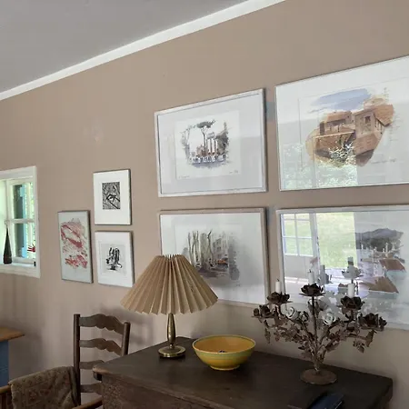 Charming Family House In Scenic